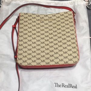 Michael Kors Large Messenger Bag Dark Sangria